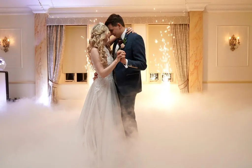 Dancing on Clouds at a Sapphire Sky event, photo 1