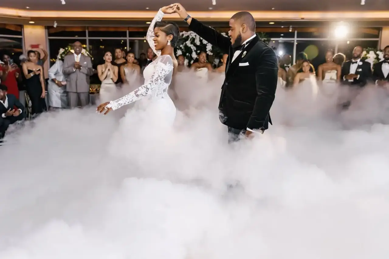 Dancing on Clouds at a Sapphire Sky event, photo 2